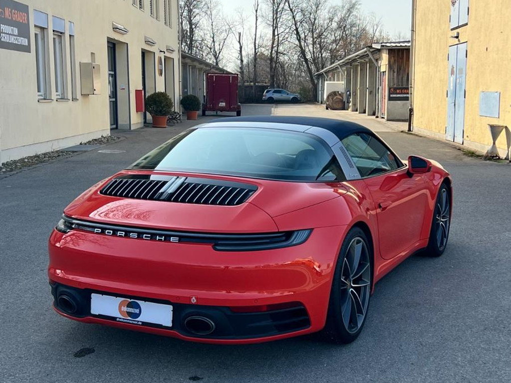 Porsche 992