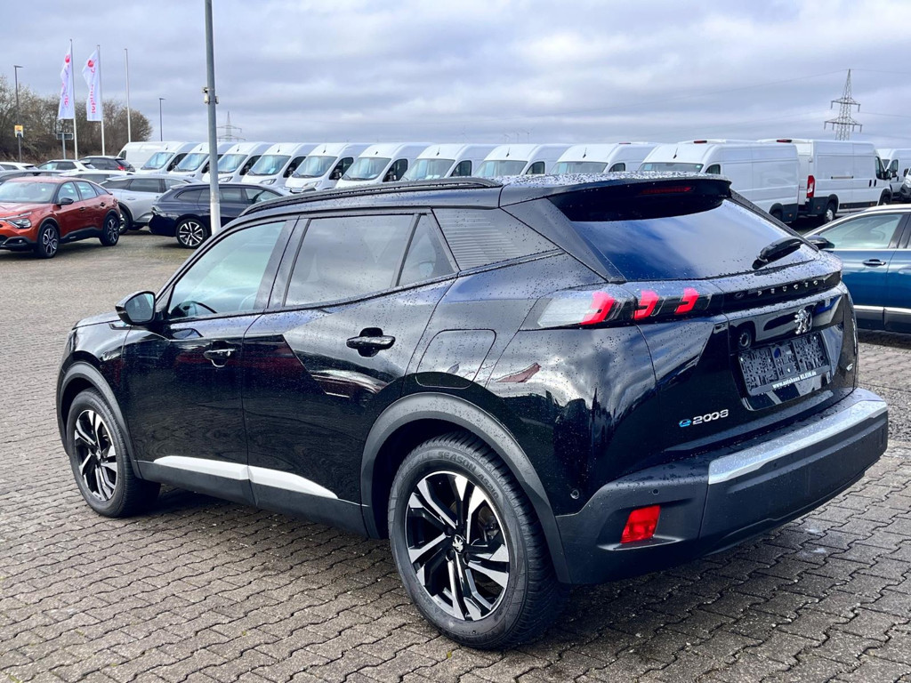 Peugeot e-2008