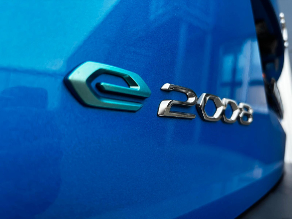 Peugeot e-2008