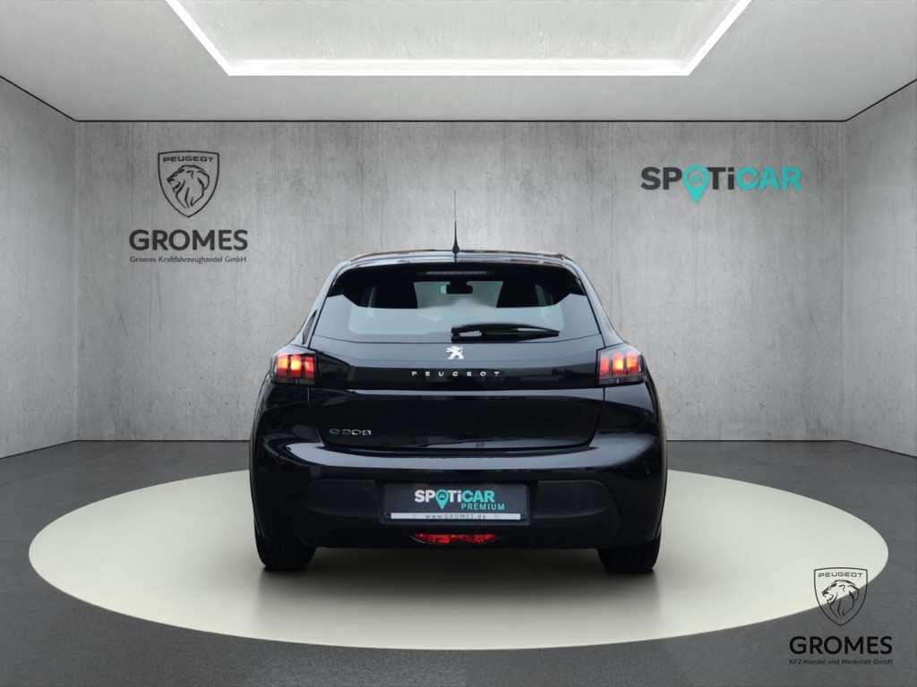 Peugeot e-208