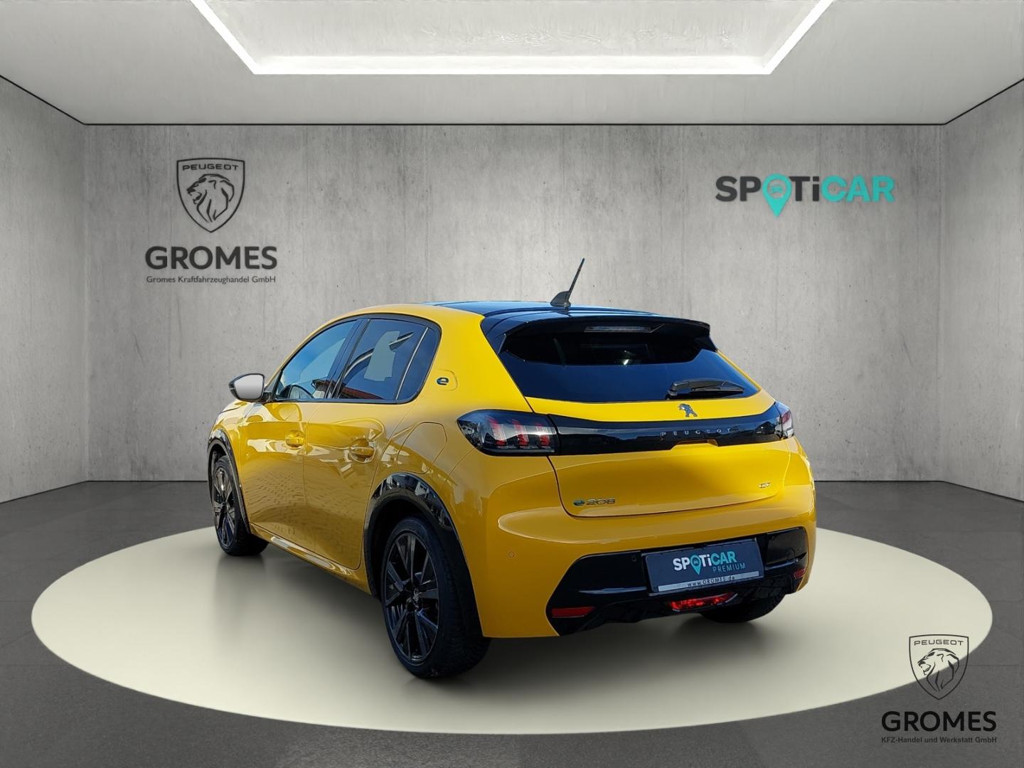 Peugeot e-208