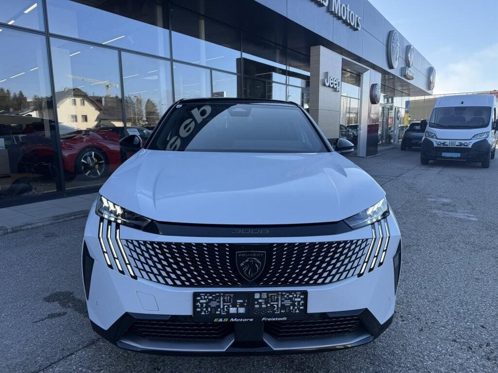 Peugeot E-3008