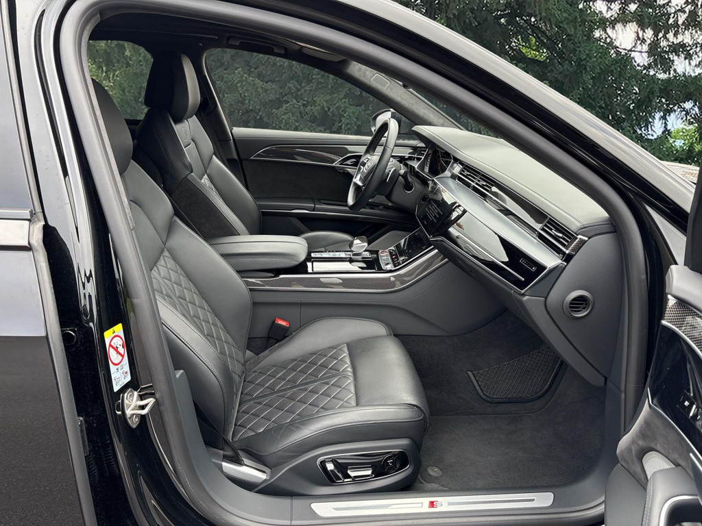Audi S8