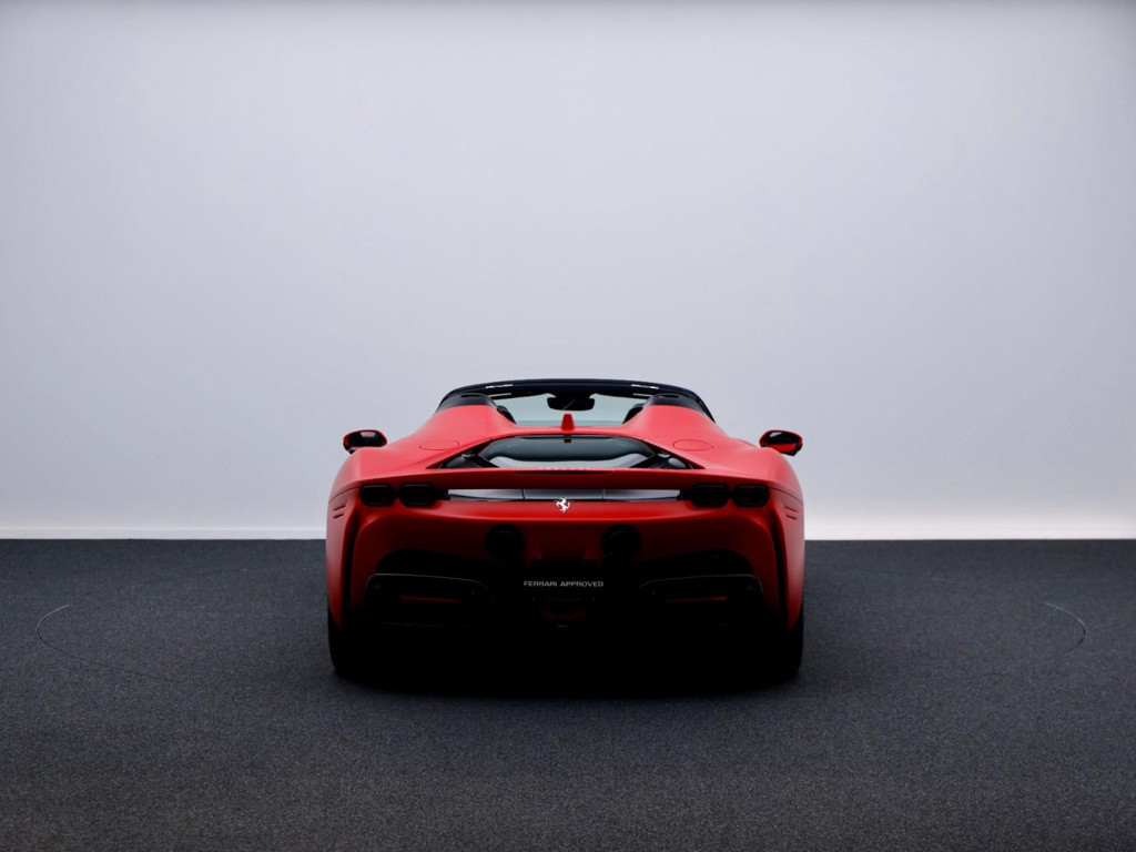 Ferrari SF90