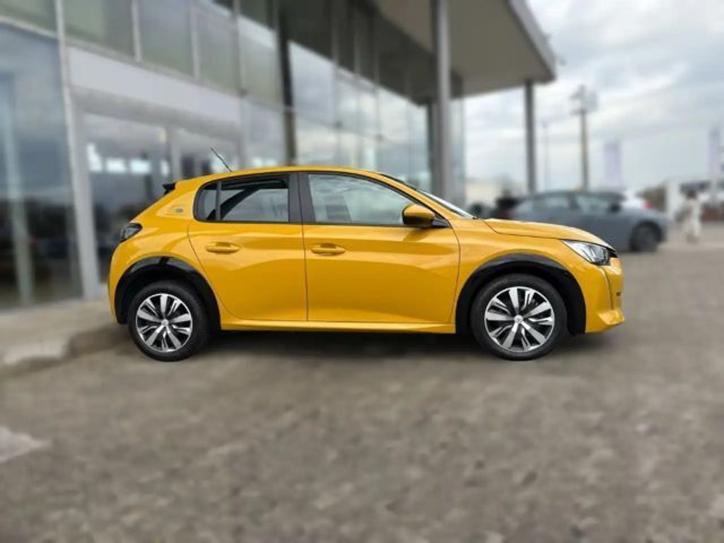 Peugeot e-208