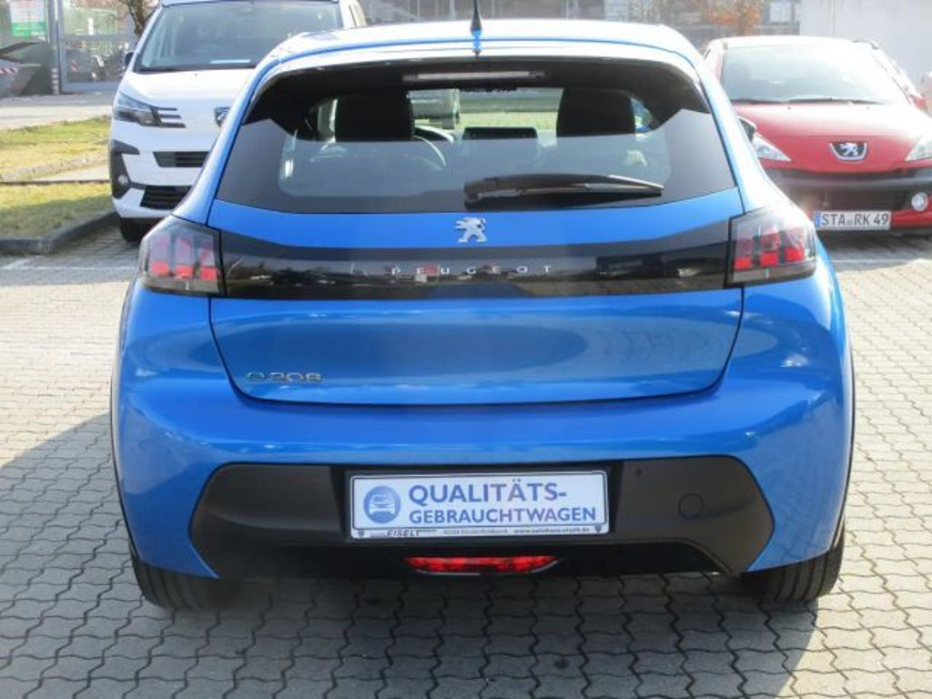 Peugeot e-208