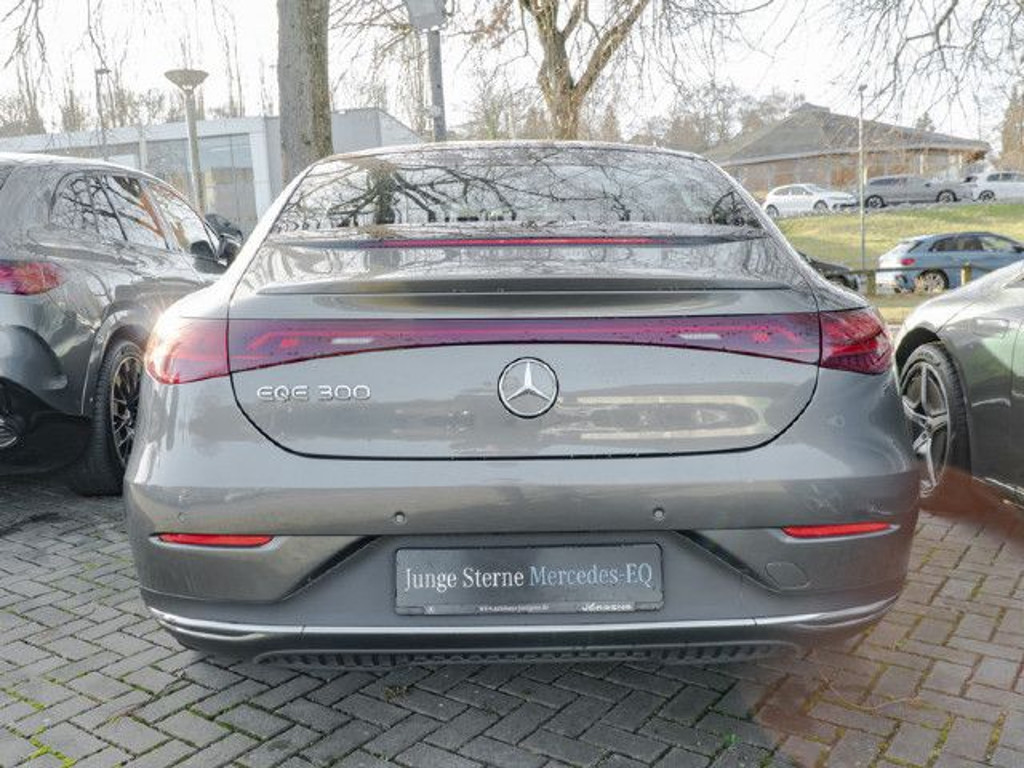 Mercedes-Benz EQE