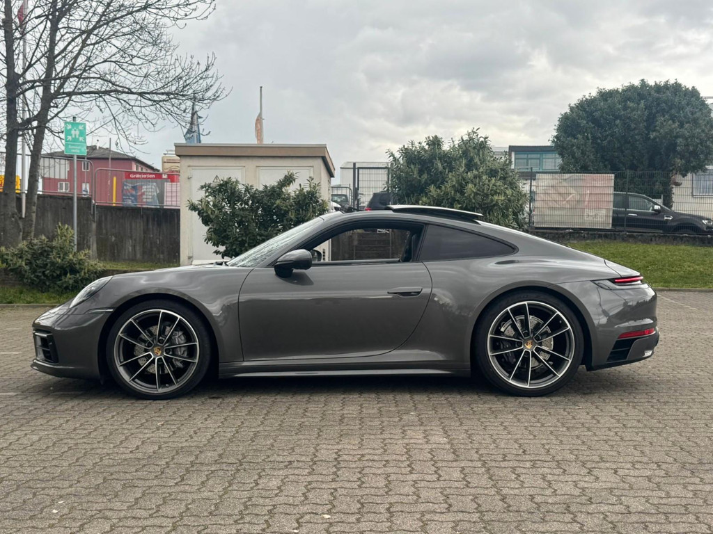 Porsche 992