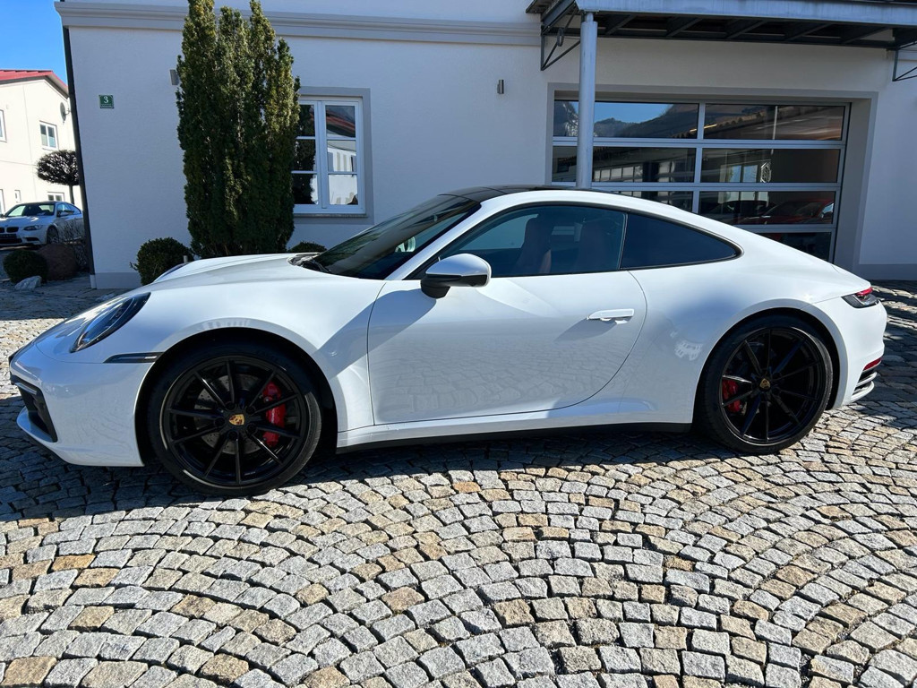 Porsche 992