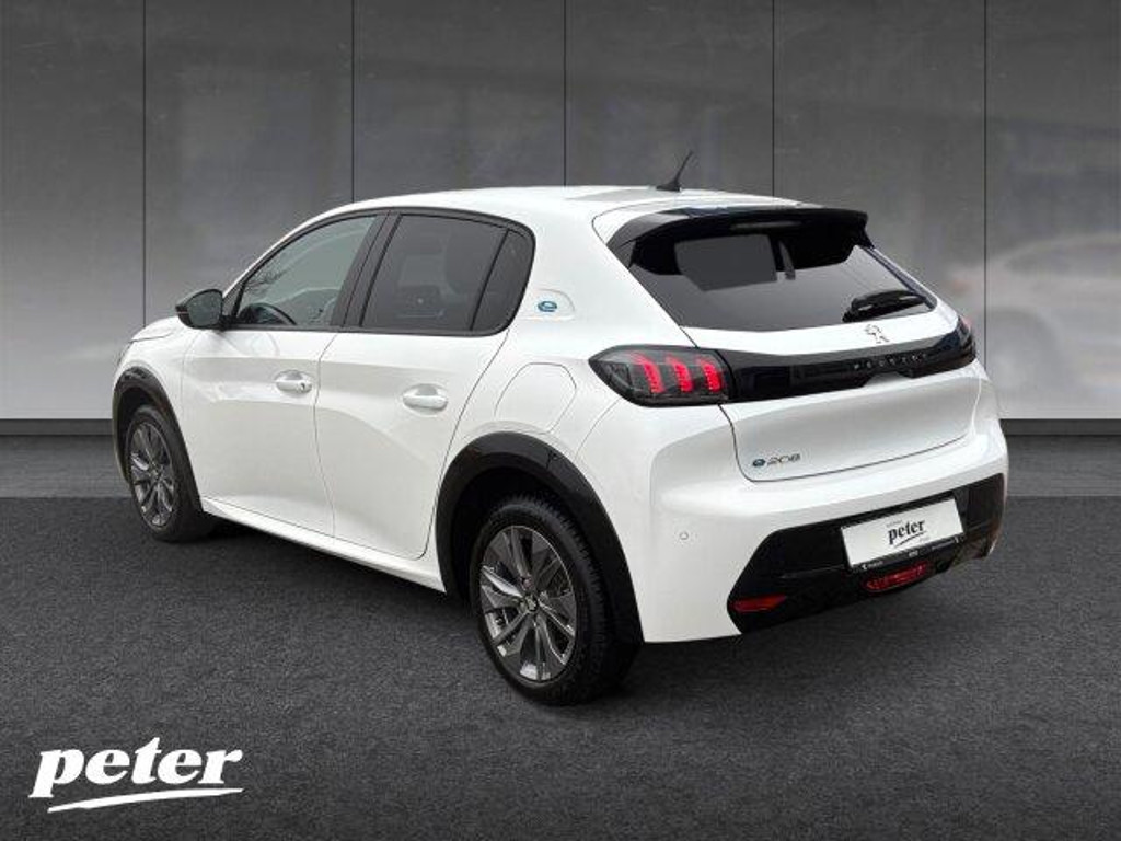 Peugeot e-208