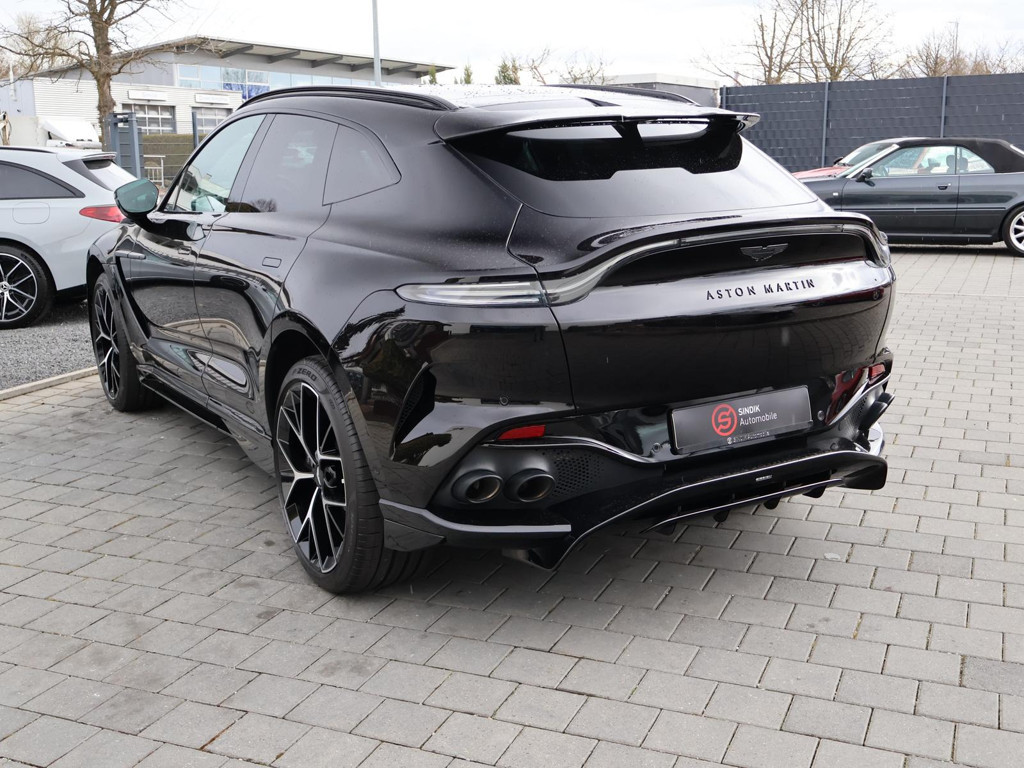 Aston Martin DBX