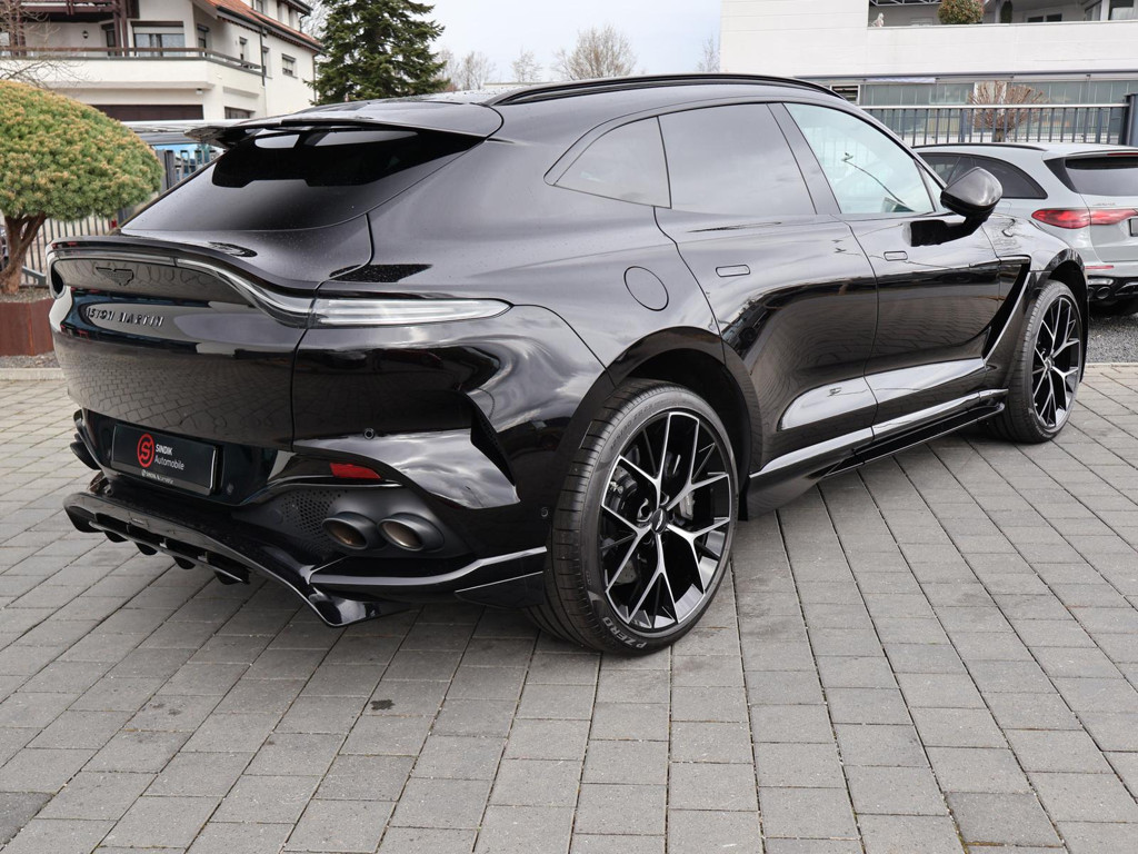 Aston Martin DBX