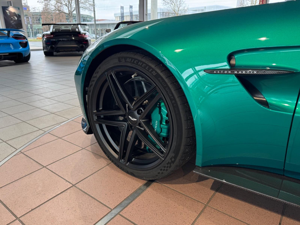 Aston Martin V8 Vantage