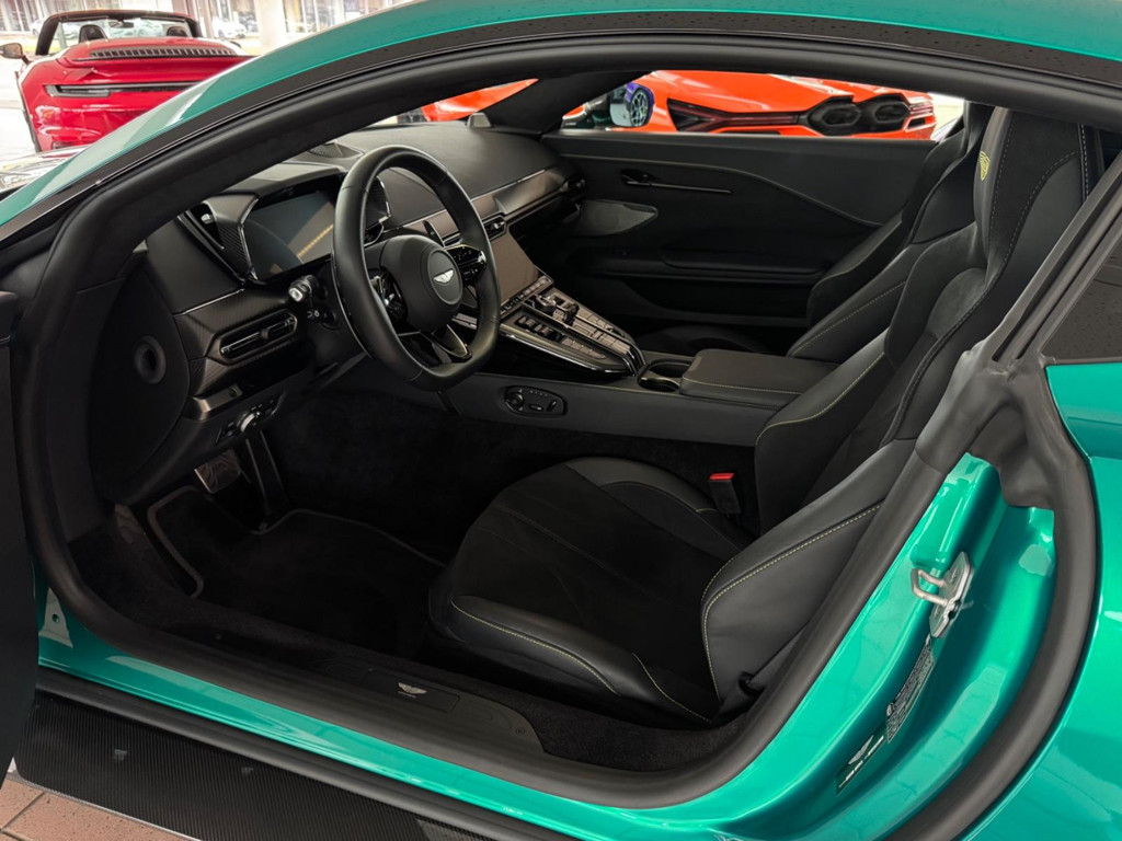 Aston Martin V8 Vantage