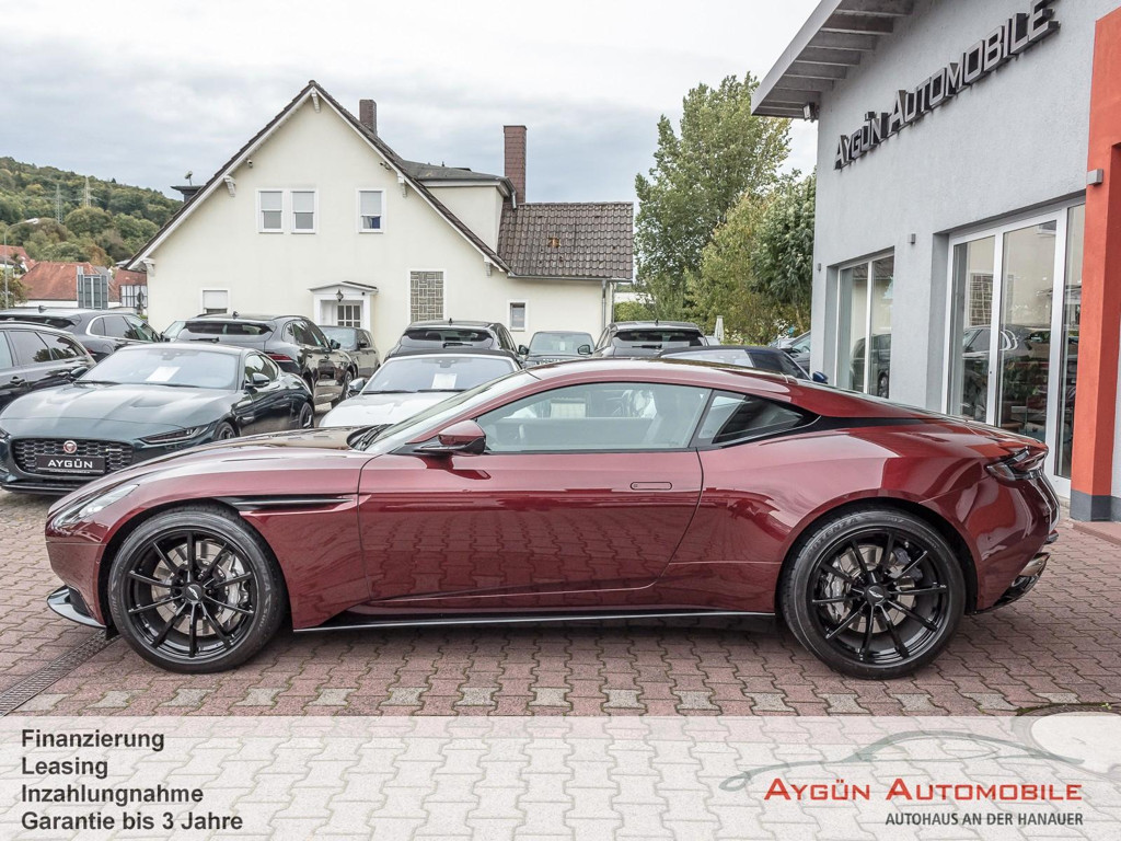 Aston Martin DB11