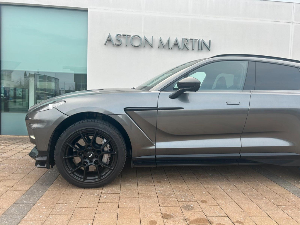 Aston Martin DBX