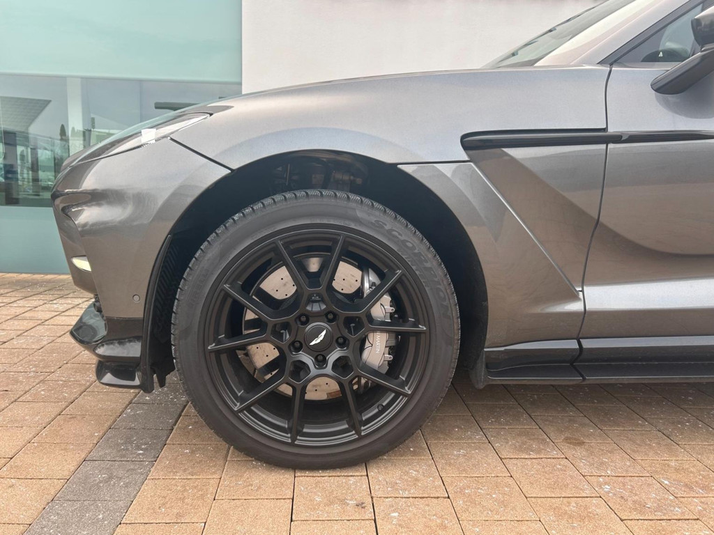 Aston Martin DBX