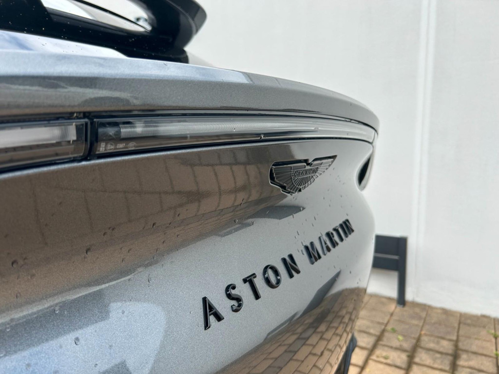 Aston Martin DBX