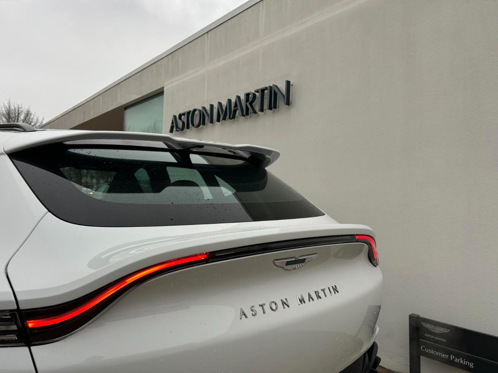 Aston Martin DBX