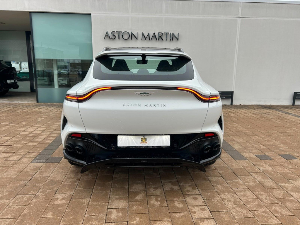 Aston Martin DBX