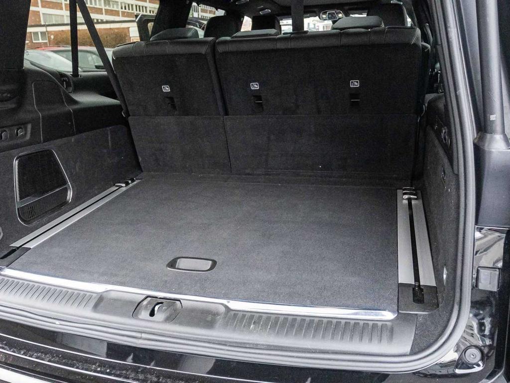 Jeep Wagoneer