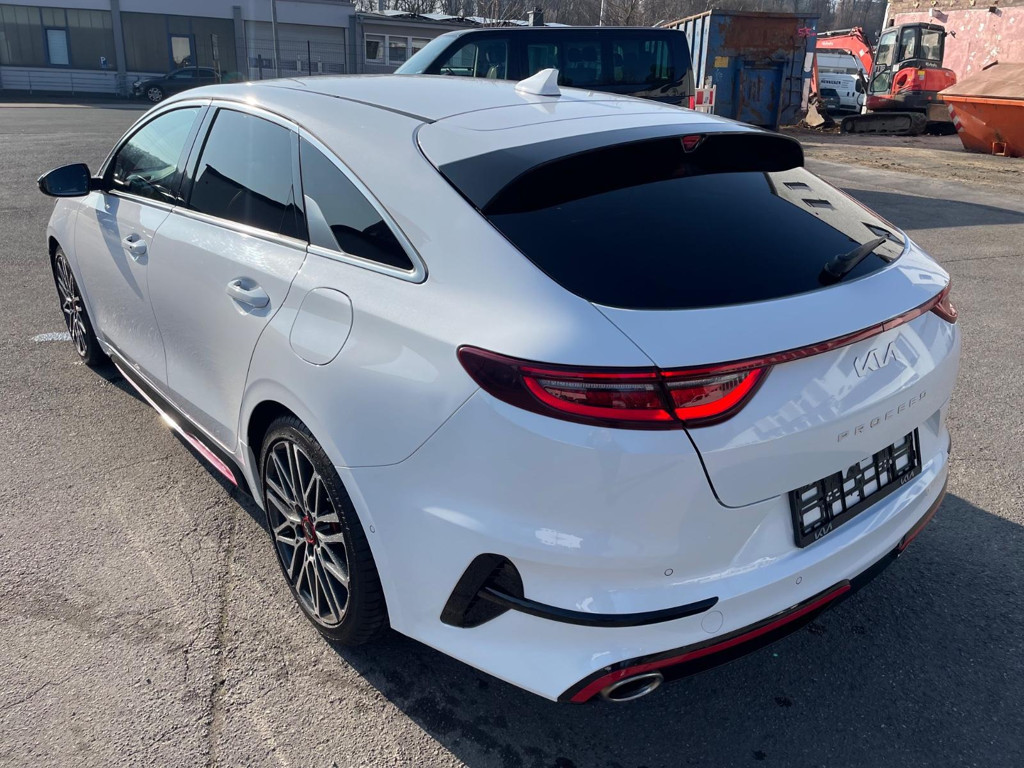 Kia ProCeed