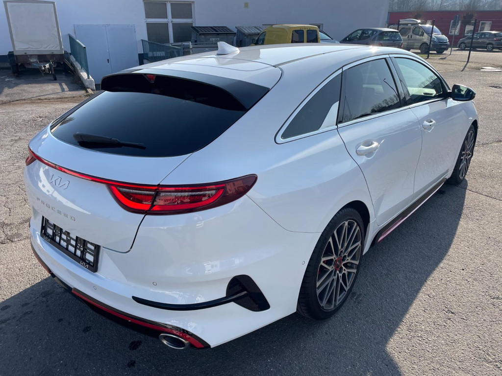 Kia ProCeed