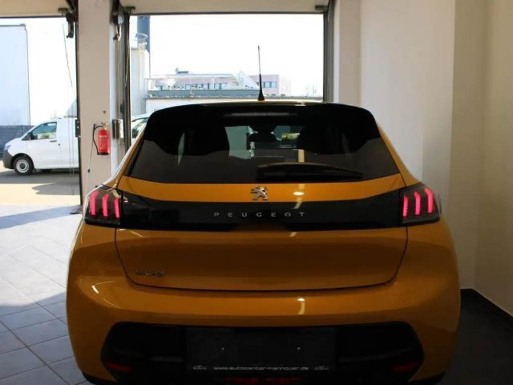 Peugeot e-208