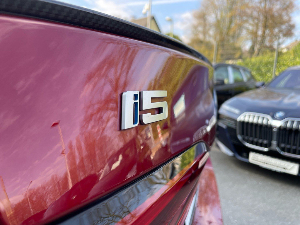 BMW i5