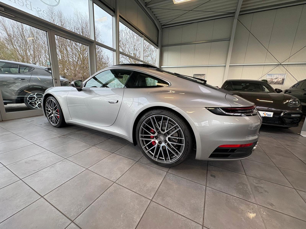 Porsche 992