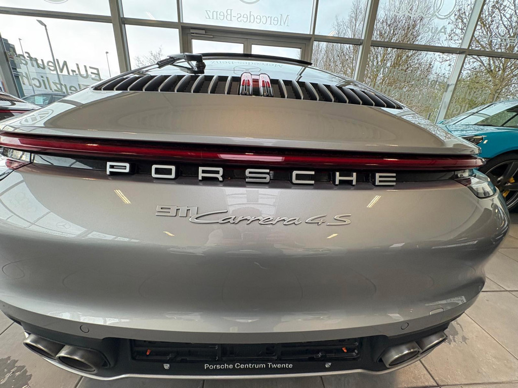 Porsche 992