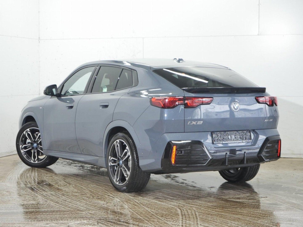 BMW iX2