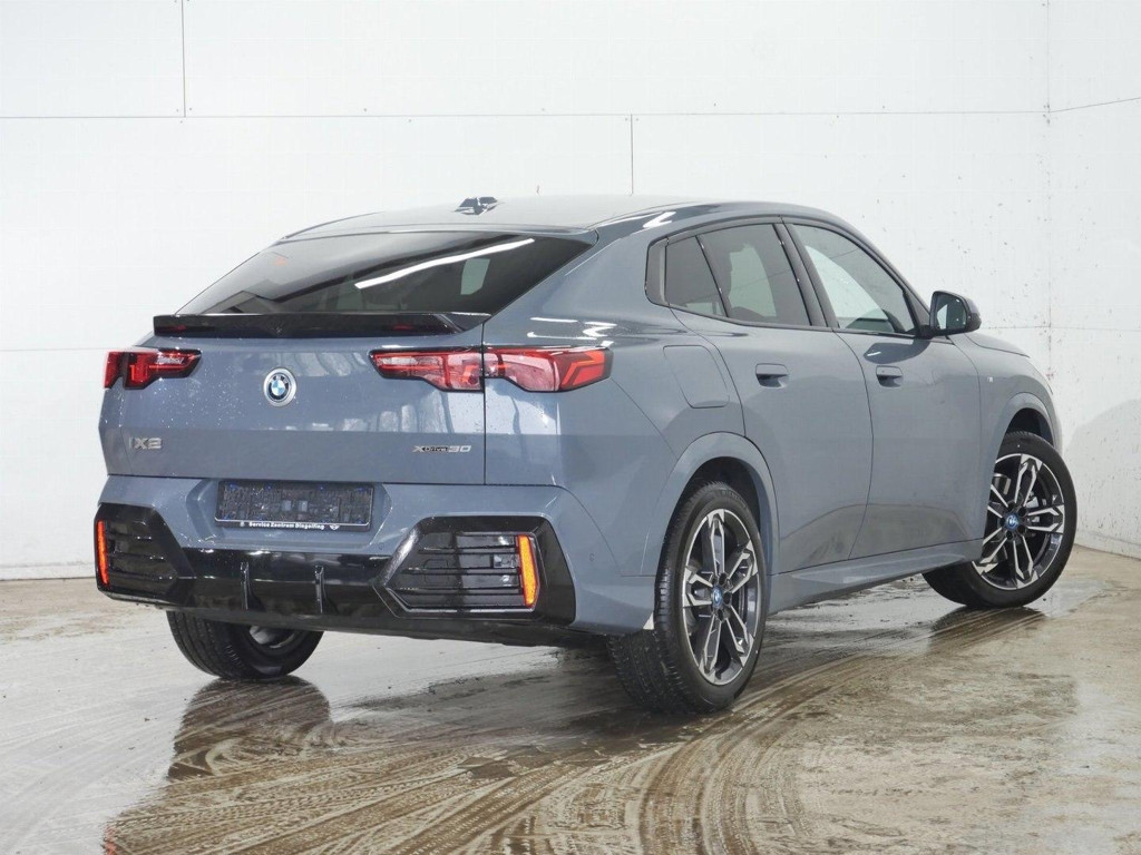 BMW iX2