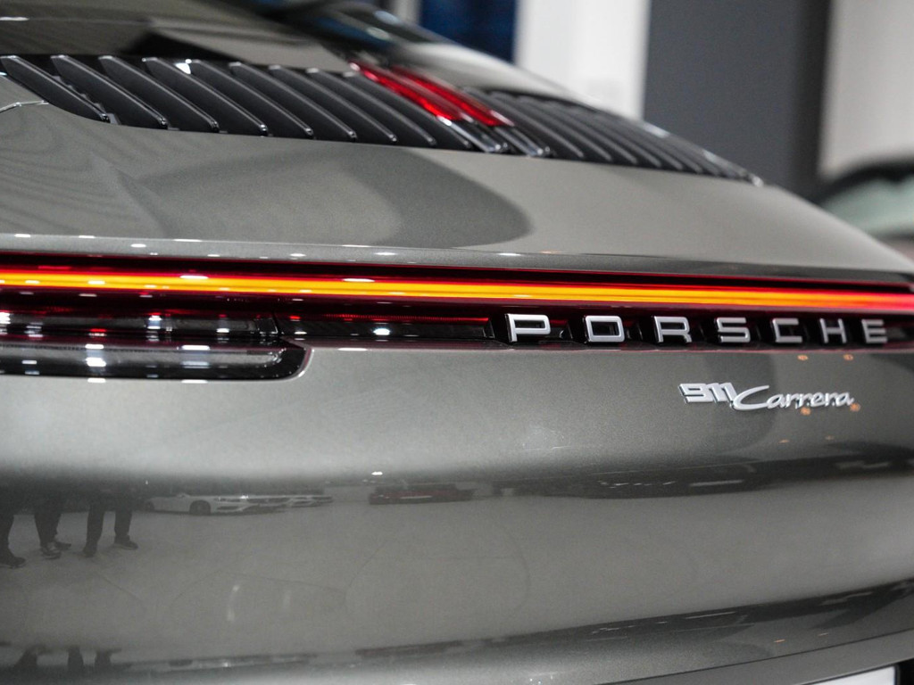 Porsche 992