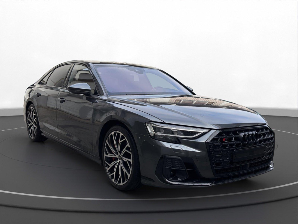 Audi S8