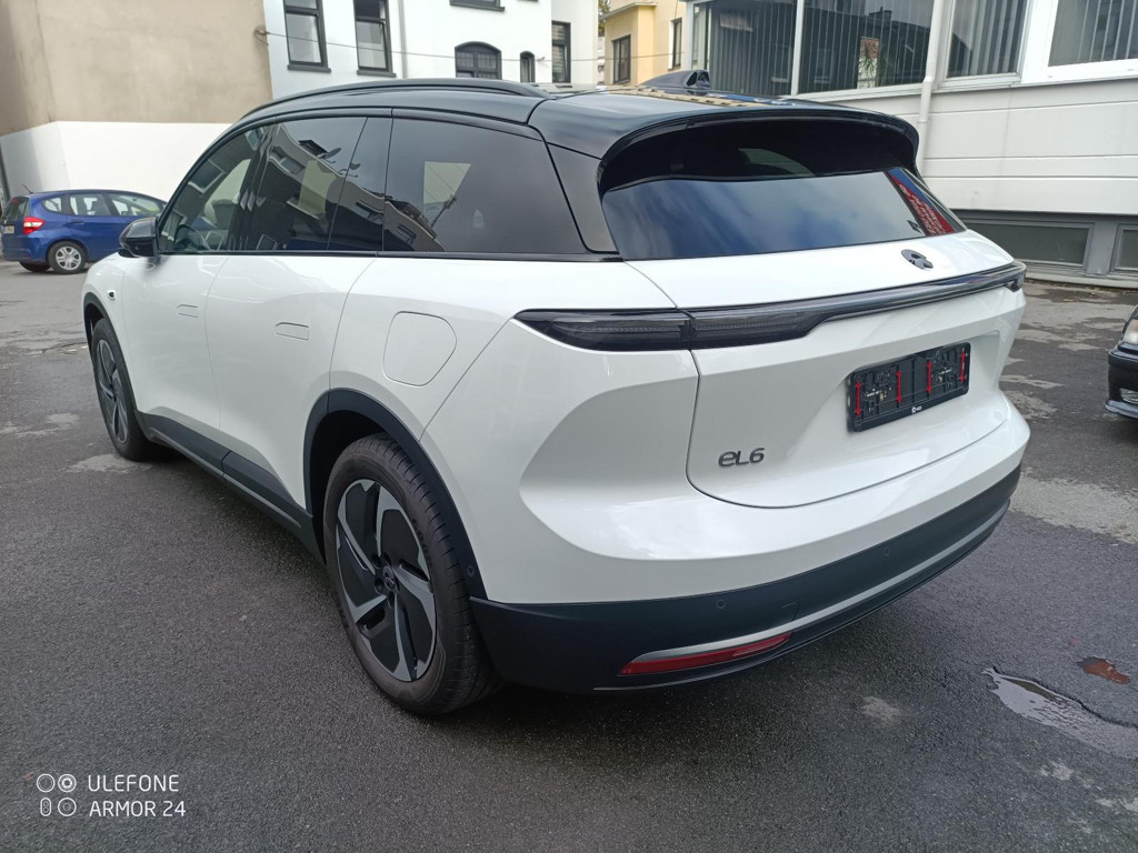 NIO EL6