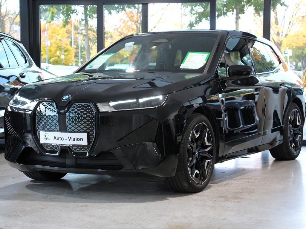 BMW iX
