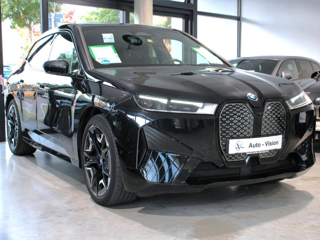 BMW iX