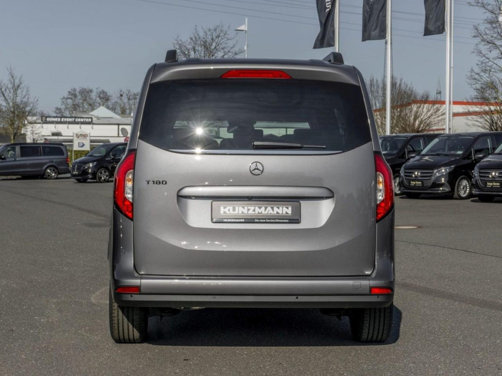 Mercedes-Benz T 180