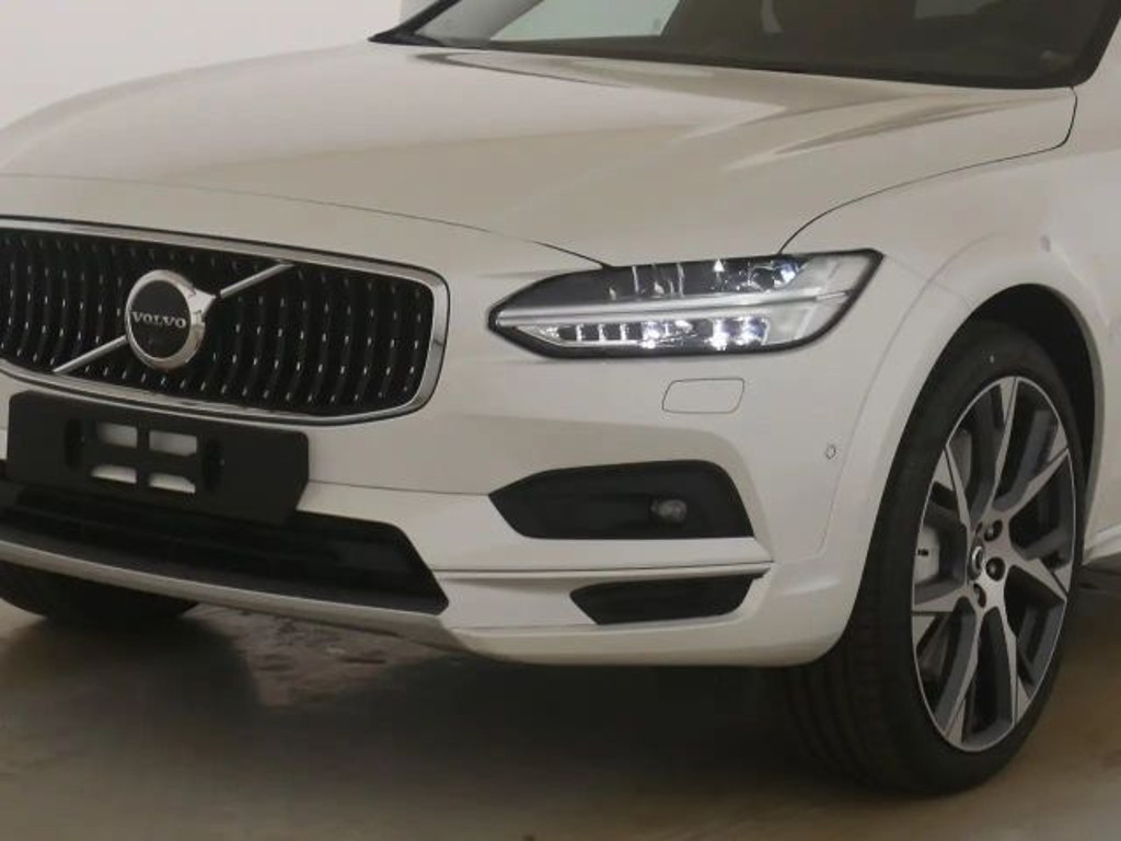 Volvo V90 Cross Country