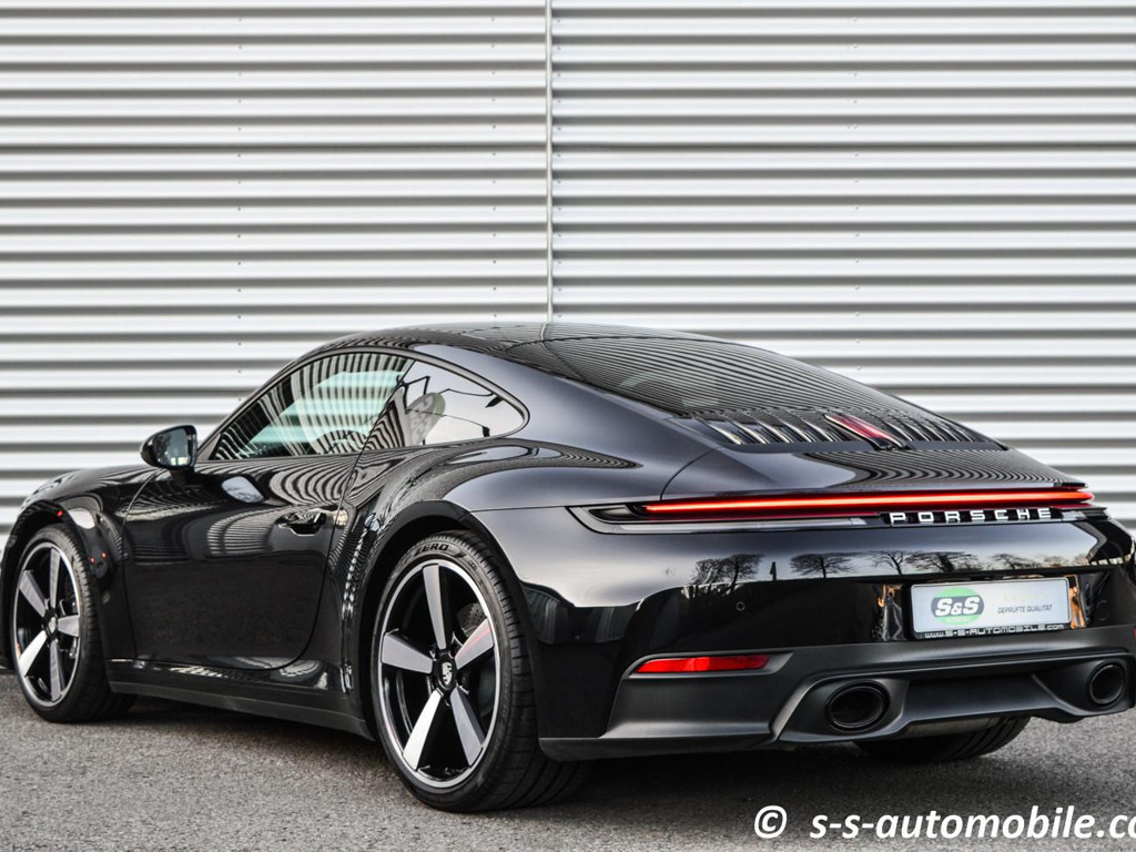 Porsche 992