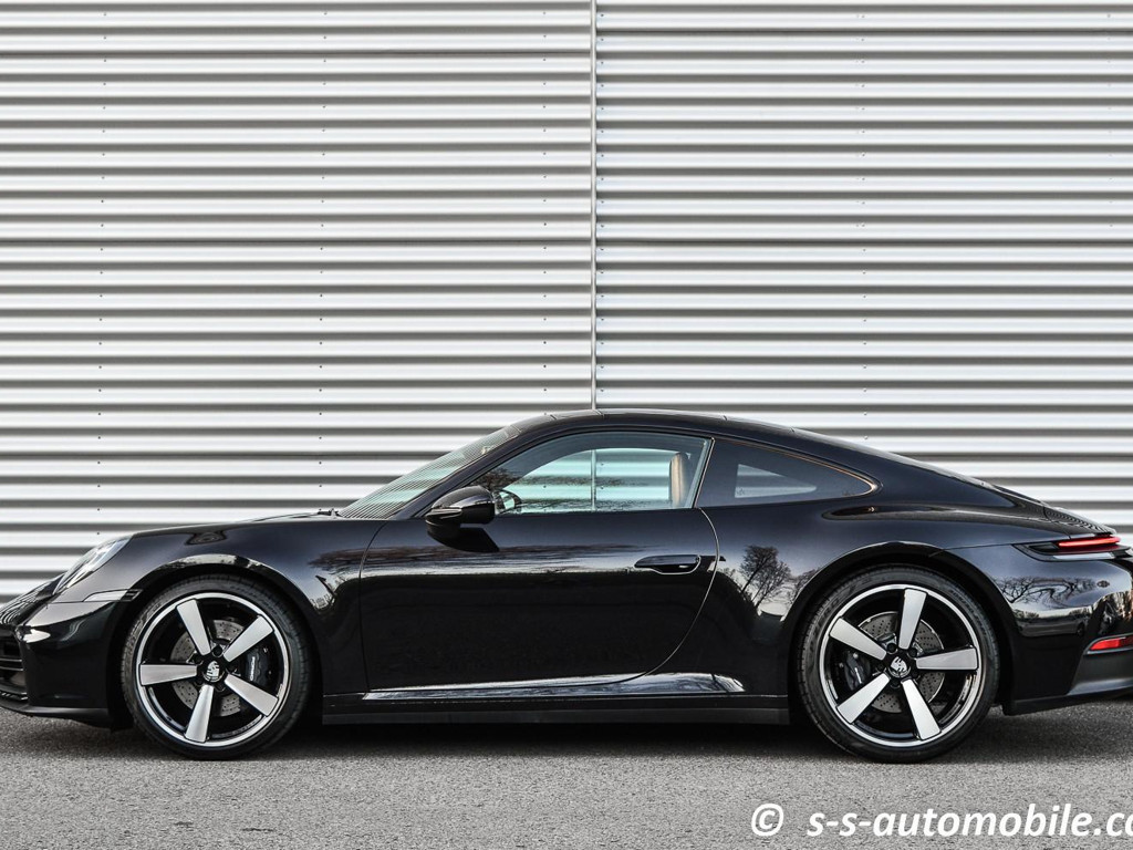 Porsche 992