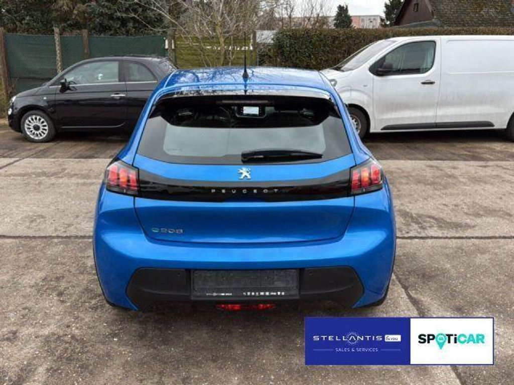 Peugeot e-208