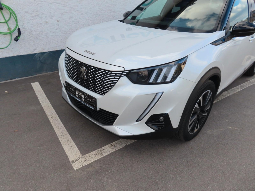 Peugeot e-2008