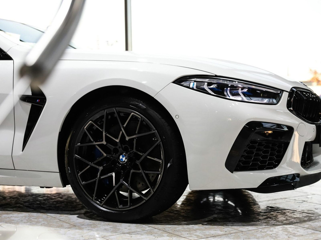 BMW M8