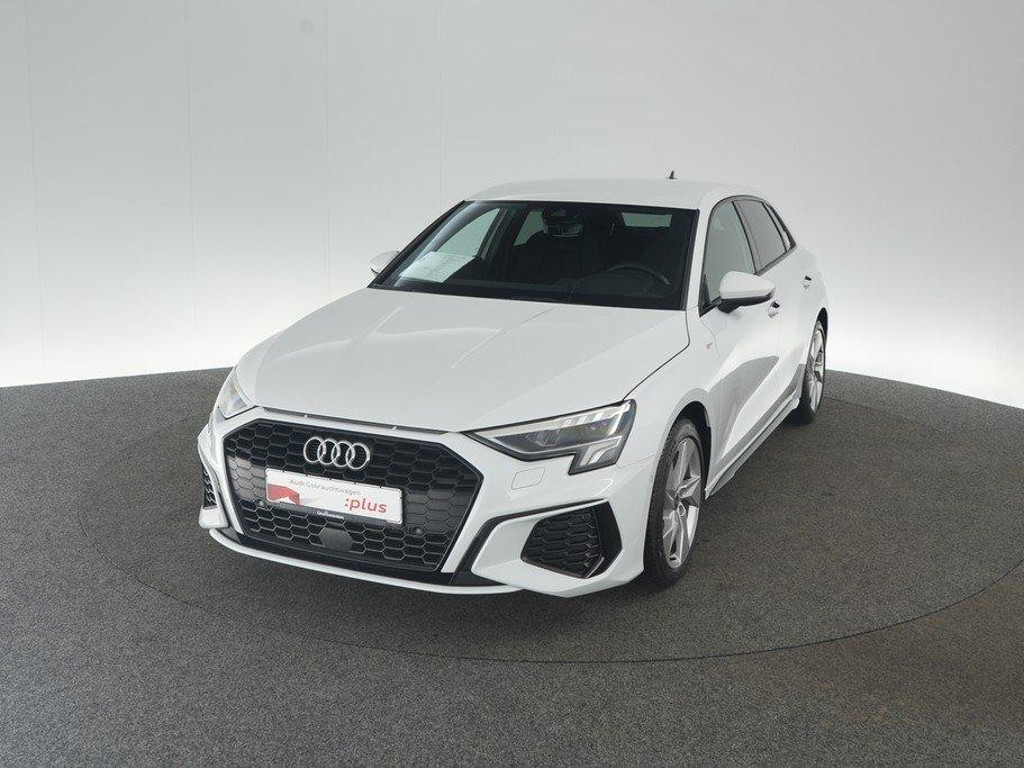 Audi A3 2023 Benzine