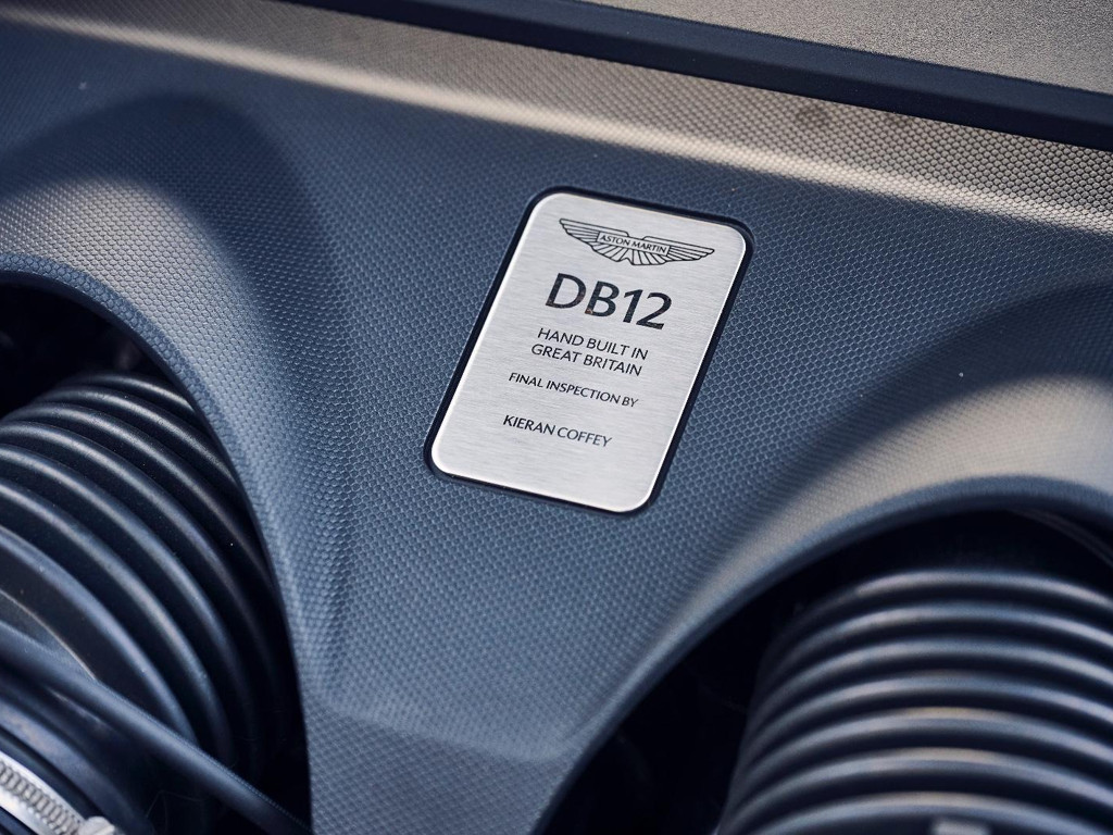Aston Martin DB12