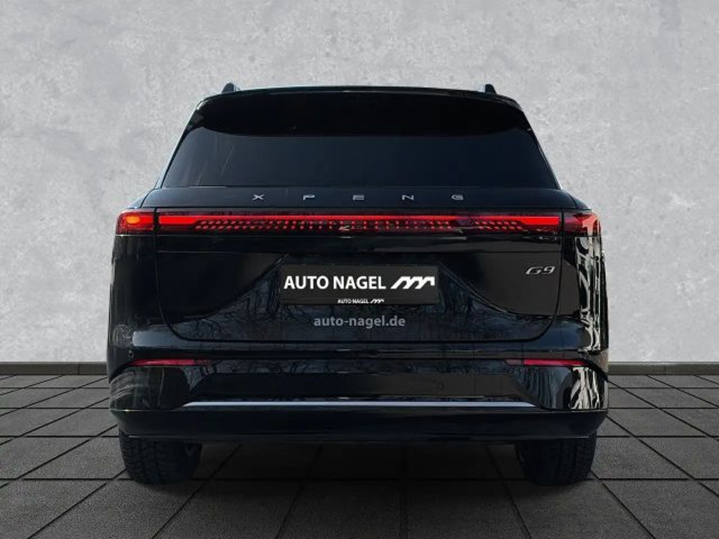 Xpeng G9