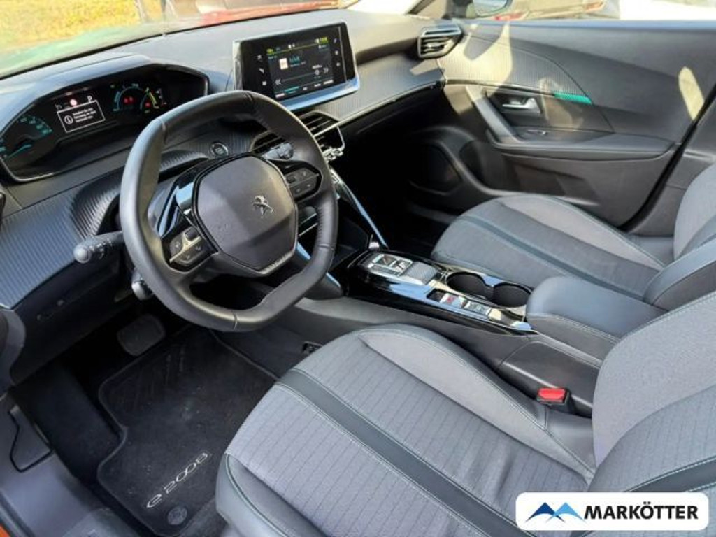 Peugeot e-2008