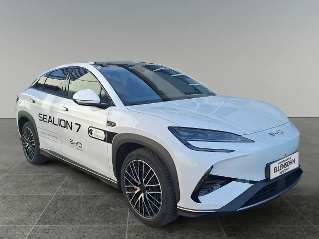 BYD Sealion 7